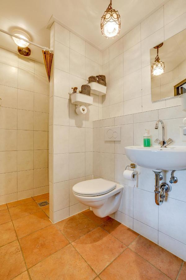 B&B Wicherumloo Wekerom Bagian luar foto