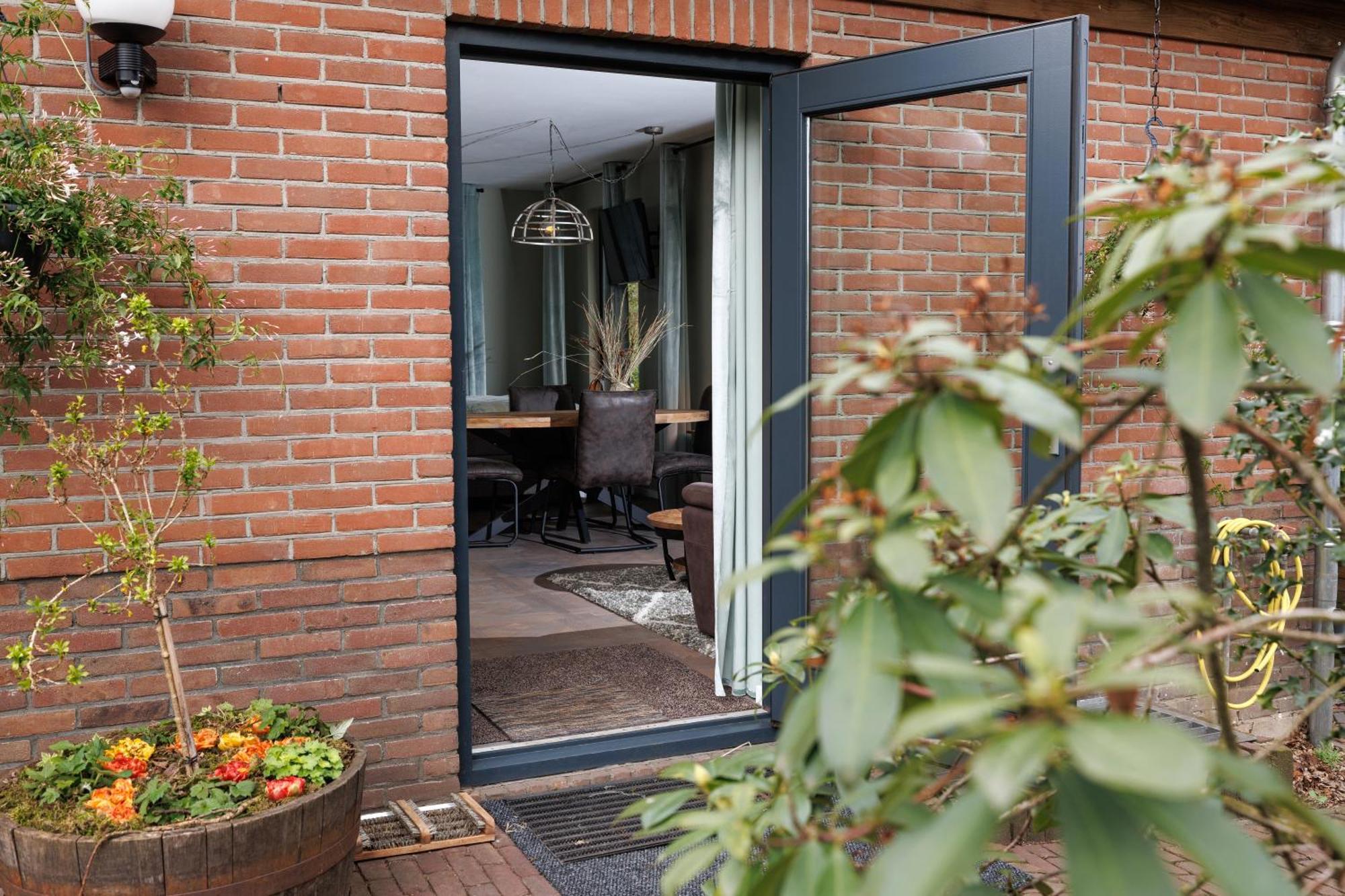B&B Wicherumloo Wekerom Bagian luar foto